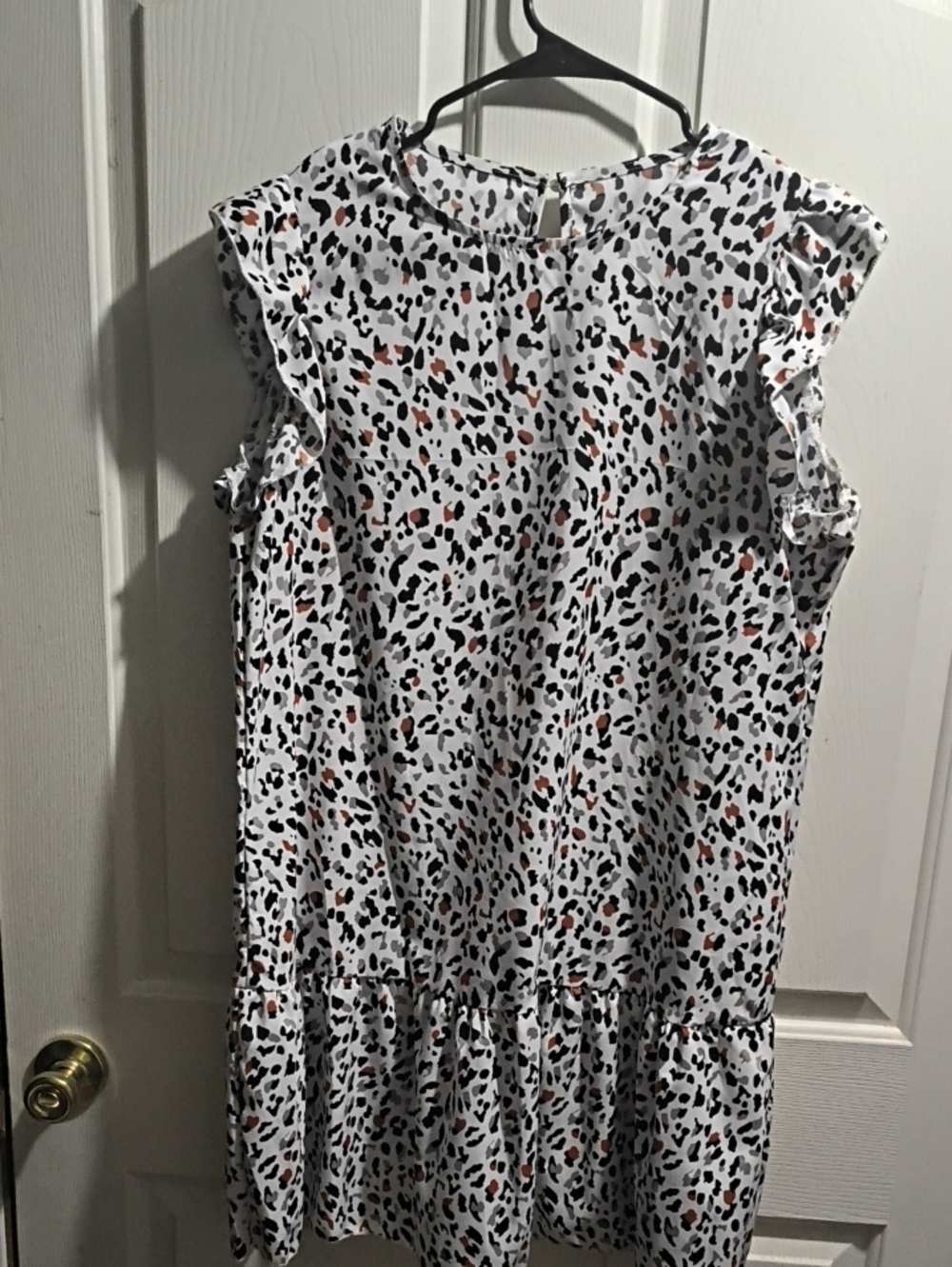 White Leopard Print Ruffle-Sleeve Casual Dress with Coral Accents